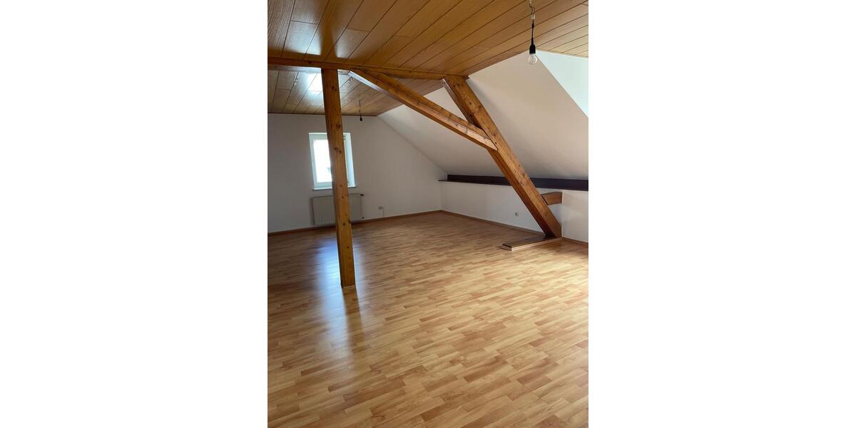 Dachgeschoßwohnung Breitenbach - 5 Zimmer, 110 m&sup2;, 770&euro; | Angebot:26179230