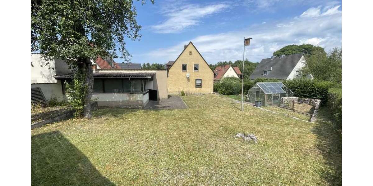 Einfamilienhaus Grafenwöhr - 7 Zimmer, 137 m&sup2;, 130.000&euro; | Angebot:27138968