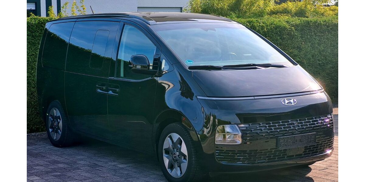 Hyundai STARIA 33.000 km 32.800 &euro; Bad Lippspringe 33175