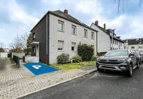 3,5 Zimmer - Garten - Balkon - Stellplatz - Zweifamilienhaus