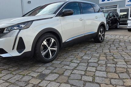 Peugeot 5008 46.600 km 27.680 &euro; Potsdam 14469