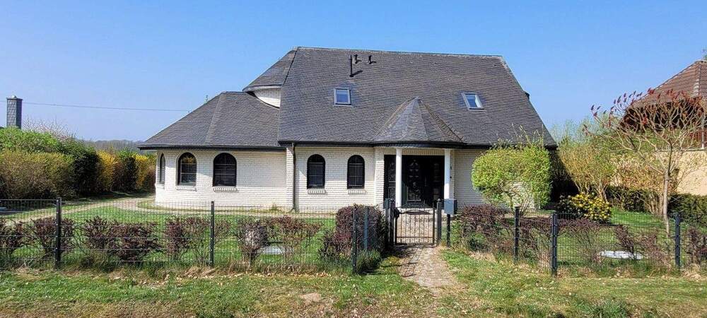 Grosszügiges Architektenhaus in reizvoller Lage von Schwerin 5 zimmer