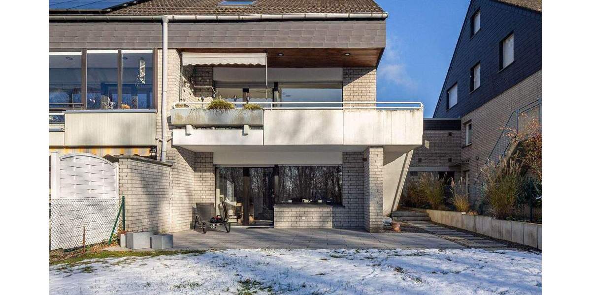 Schicke Doppelhaushälfte (Einfamilienhaus) mit gepflegtem Garten und Garage in Arnsberg-Niedereimer! zimmer