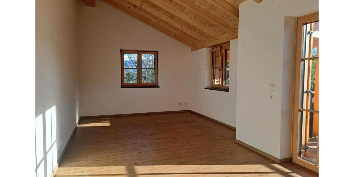Dachgeschoßwohnung Oy-Mittelberg Mittelberg - 2.5 Zimmer, 94 m&sup2;, 1.300&euro; | Angebot:26693030