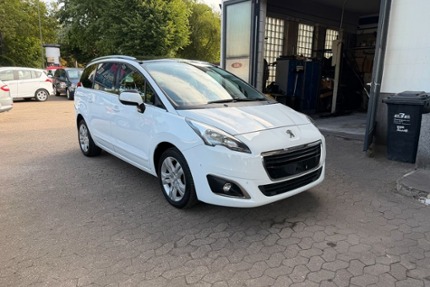 Peugeot 5008 93.000 km 8.980 &euro; Essen 45141