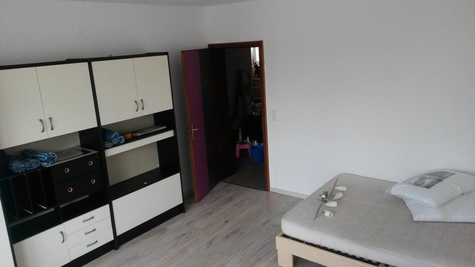 Reihenhaus Schwalbach - 7 Zimmer, 140 m&sup2;, 290.000&euro; | Angebot:27076625