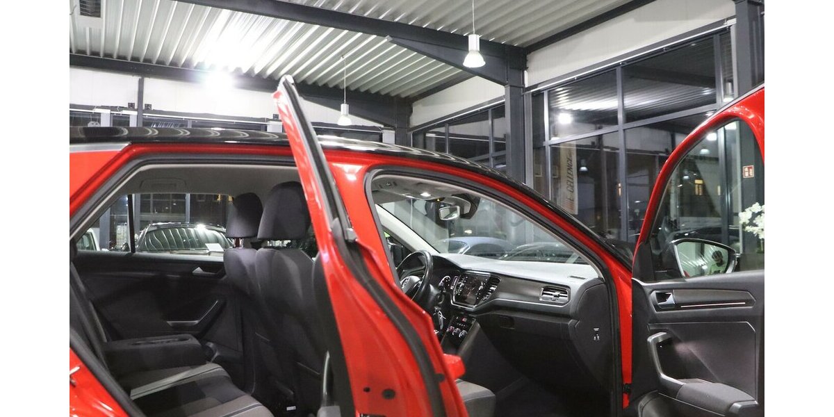 VW T-Roc 1.6 TDI STYLE / RED & BLACK / NAVI+KAMERA 100.000 km 15.577 &euro; Hamm 59077