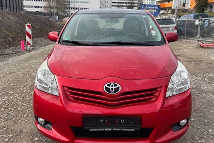 Toyota Verso 153.000 km 6.499 &euro; Stuttgart 70376