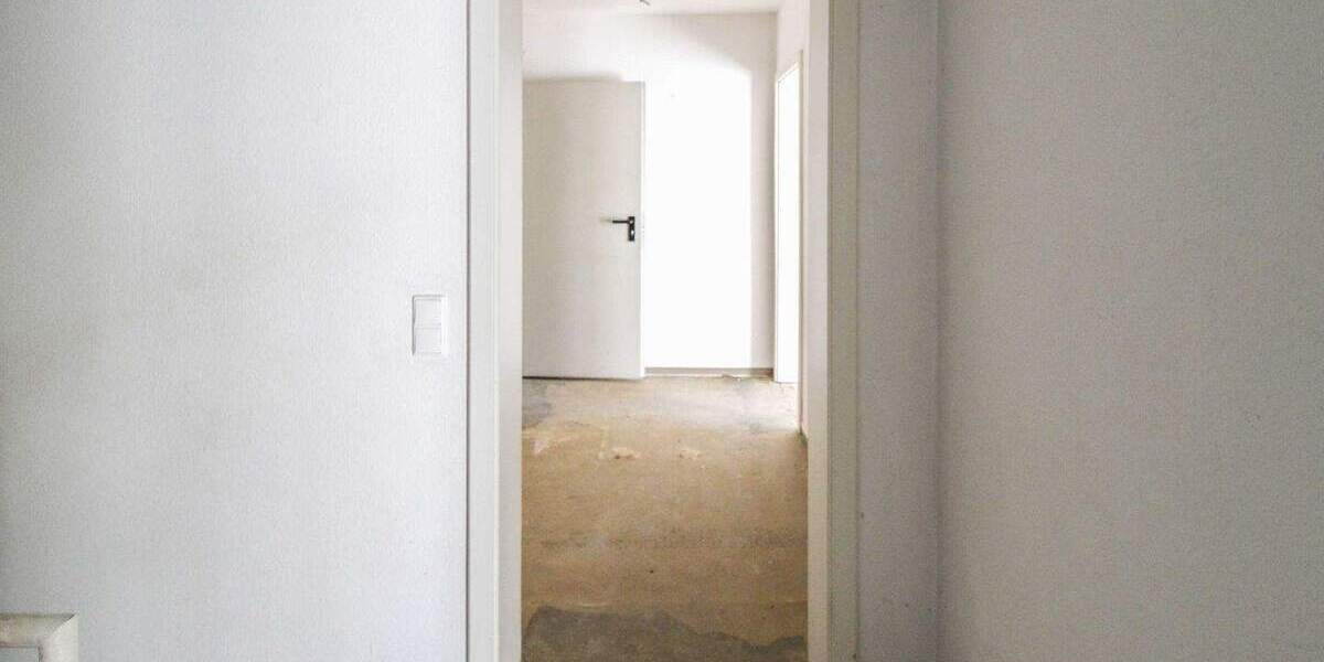 Aufgeteiltes Wohn- und Bürohaus in Sackgassenlage mit Tiefgarage und großem Naturgarten 1 zimmer