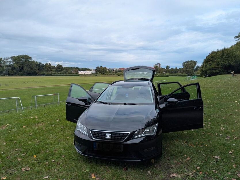 Seat Leon 81.000 km 12.400 € Kiel 24118