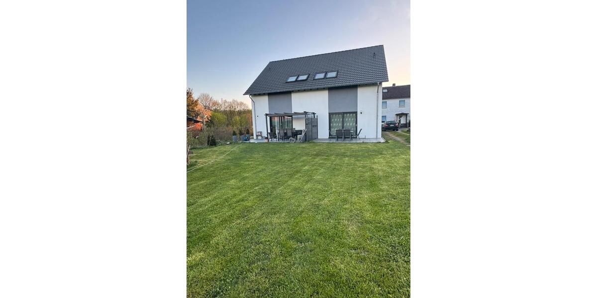 Doppelhaushälfte Biedenkopf - 8 Zimmer, 218 m&sup2;, 799.000&euro; | Angebot:26287848