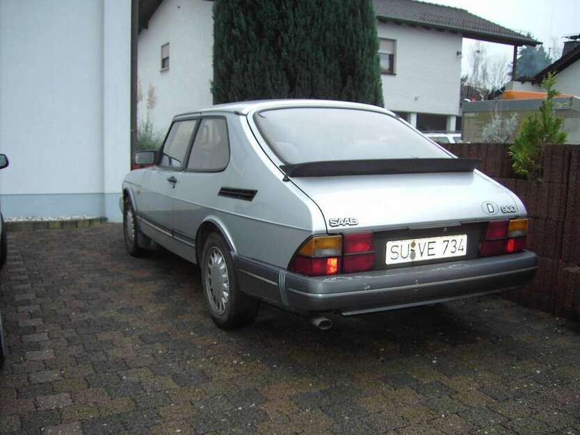 900