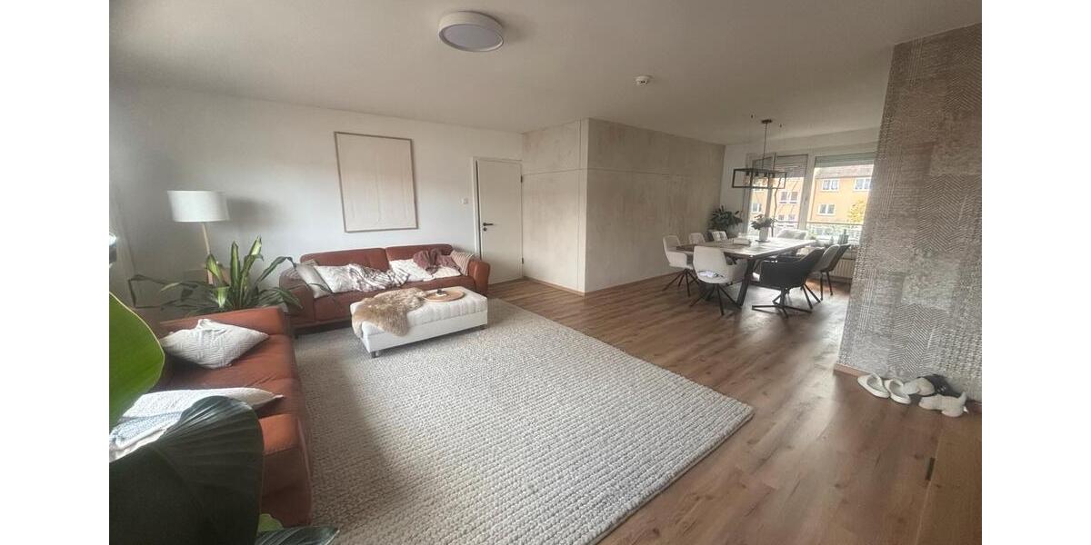 5 Zi ETW, 110m2, Stellplatz, EBK, hell, 2. St., Fürth 5 zimmer