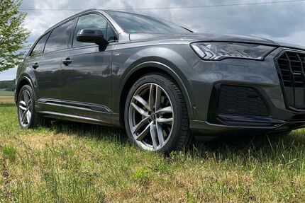 Audi Q7 72.000 km 63.000 &euro; Grabfeld 98631