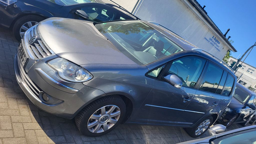 VW Touran 237.456 km 3.740 &euro; Hamburg 20539