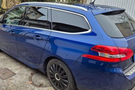 Peugeot 308 73.890 km 12.900 &euro; Frankfurt 60439