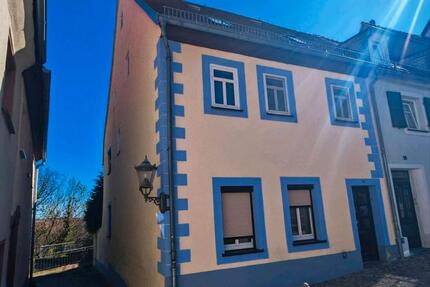 Haus Leisnig - 7 Zimmer, 160 m&sup2;, 145.000&euro; | Angebot:26070403