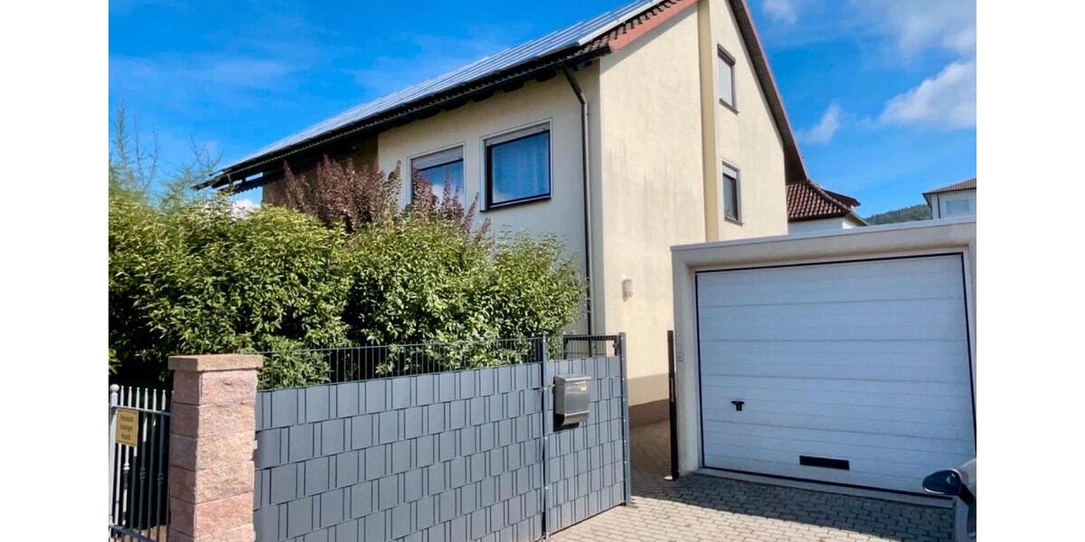 Einfamilienhaus Neustadt bei Coburg - 8 Zimmer, 235 m&sup2;, 1.550&euro; | Angebot:26480767