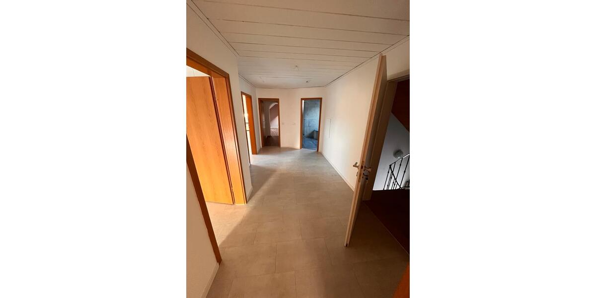 Dachgeschoßwohnung Greding - 3 Zimmer, 75 m&sup2;, 1.055&euro; | Angebot:25403374