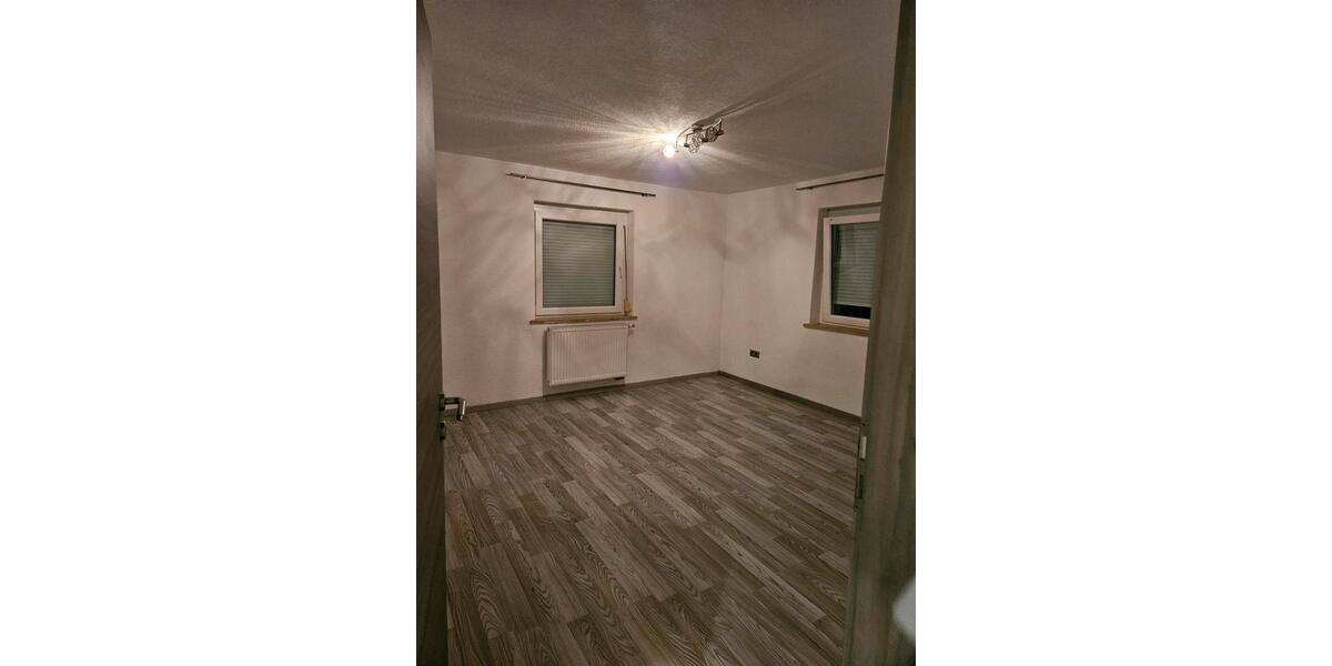 Erdgeschoßwohnung Neustadt an der Donau - 2 Zimmer, 82 m&sup2;, 700&euro; | Angebot:26394267