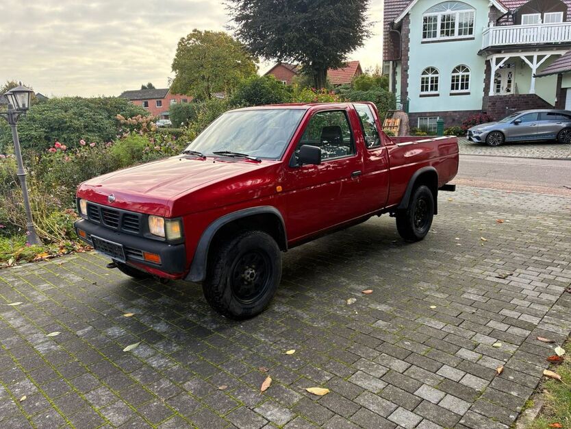 Nissan PickUp 152.400 km 14.900 € Braak 22145