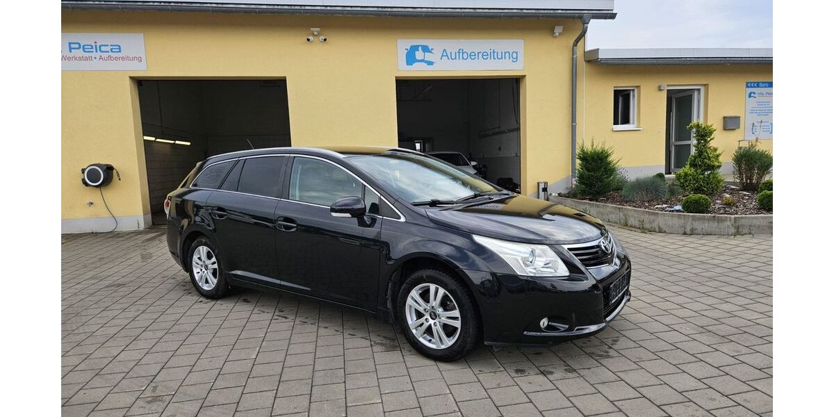 Toyota Avensis 131.000 km 6.500 &euro; Büchenbach 91186