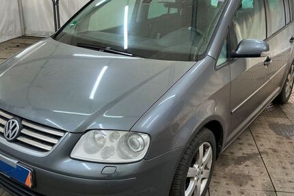 VW Touran 286.000 km 3.950 &euro; FRANKFURT 65933