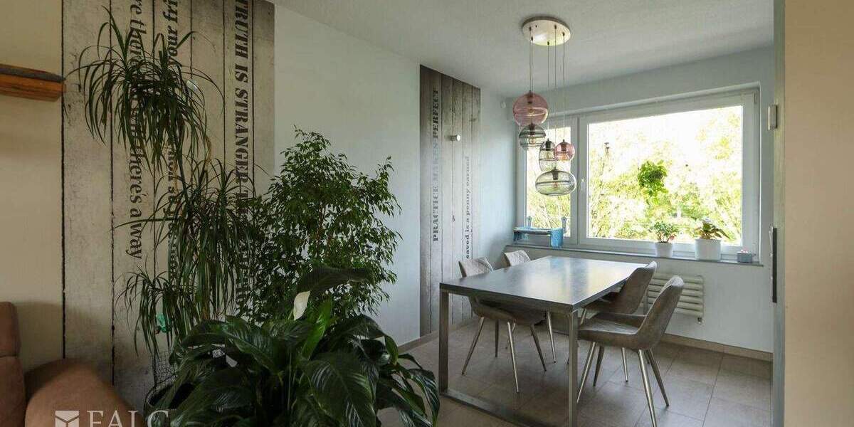 Eigentumswohnung im 4-Parteienhaus 5 zimmer