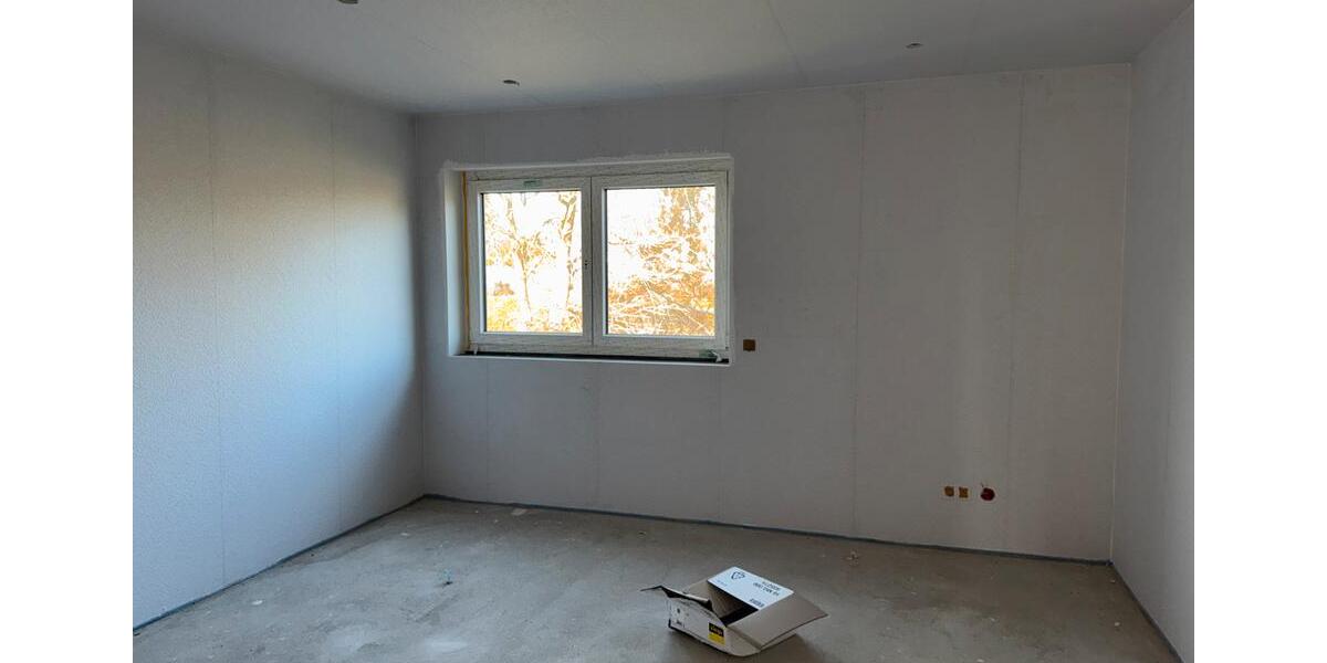 Erstbezug kernsanierte Dachgeschosswohnung mit Sonnenterrasse 2 zimmer