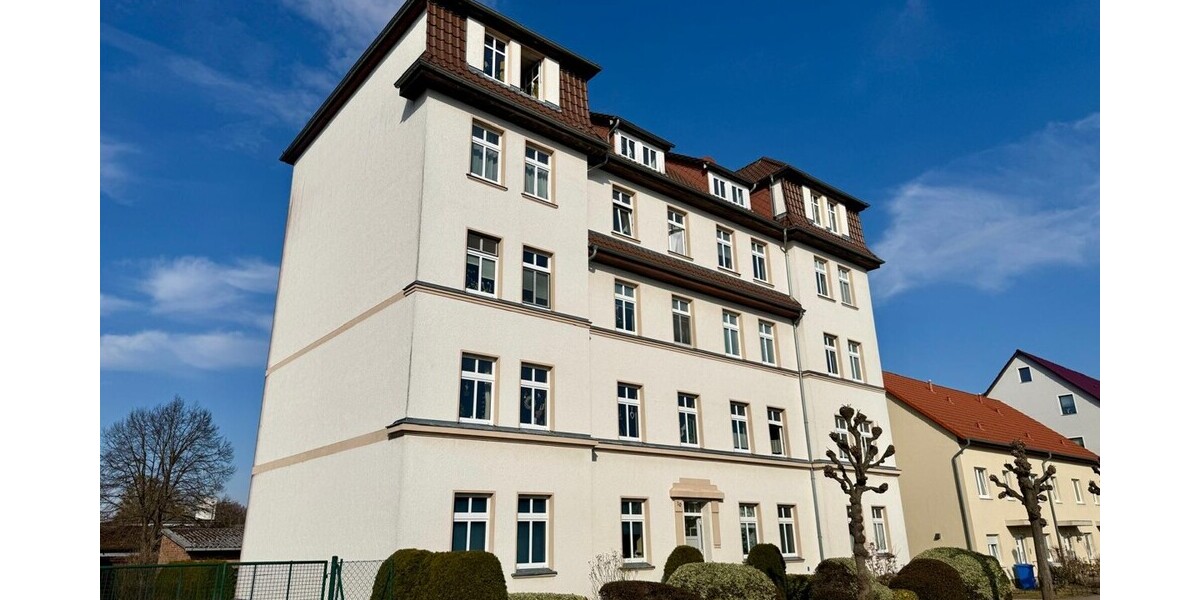 HORN IMMOBILIEN++RESERVIERT! Neustrelitz, vermietetes MFH mit 10 Wohneinheiten, Stellplätzen und Keller - Mehrfamilienhaus, Wohnhaus Neustrelitz | Angebot:25571441
