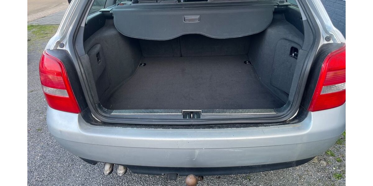 Audi A4 312.677 km 1.300 &euro; Porta Westfalica 32457