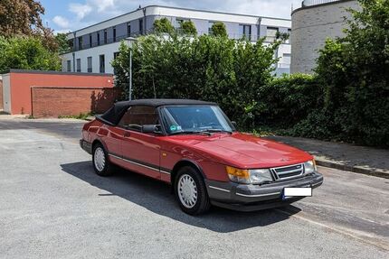 Saab 900