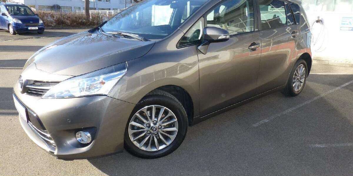 Toyota Verso 107.461 km 16.790 &euro; Augsburg 86156
