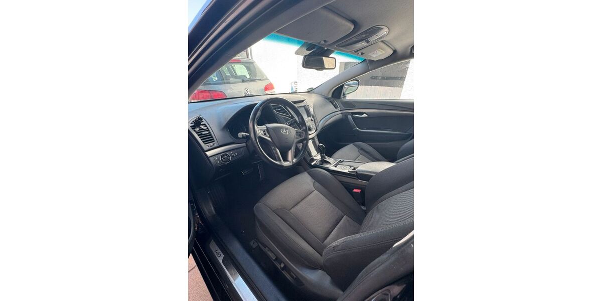 Hyundai i40 254.000 km 5.899 &euro; Hohengandern 37318
