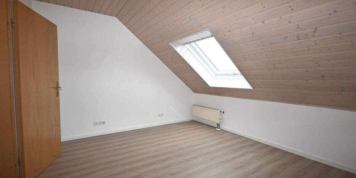 Etagenwohnung Neumarkt-Woffenbach Woffenbach - 3 Zimmer, 82 m&sup2;, 925&euro; | Angebot:25355679