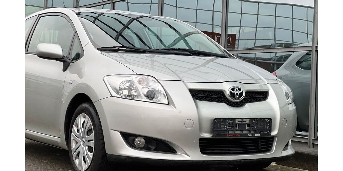 Toyota Auris 149.544 km 4.999 &euro; Mönchengladbach 41068