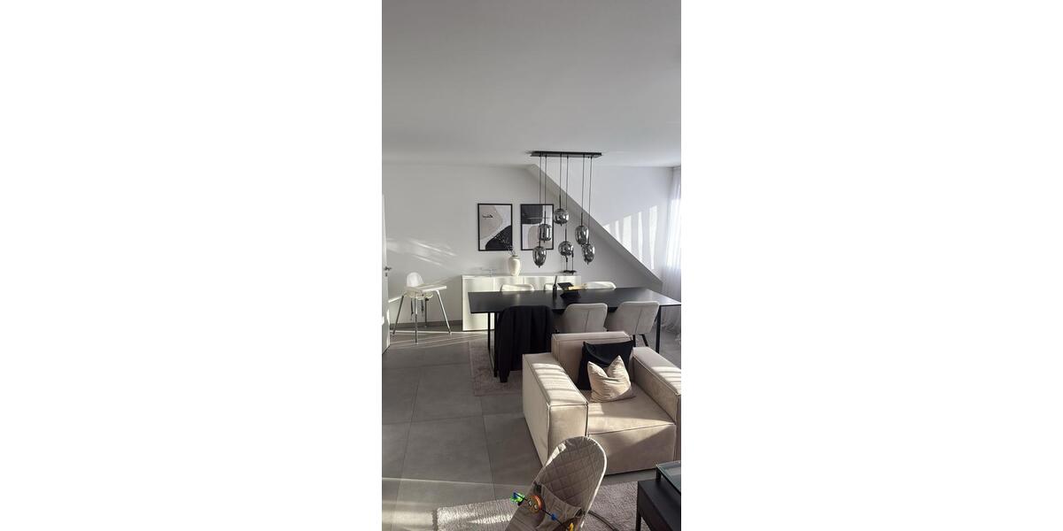 Dachgeschoßwohnung Butzbach - 3 Zimmer, 90 m&sup2;, 1.300&euro; | Angebot:25444859