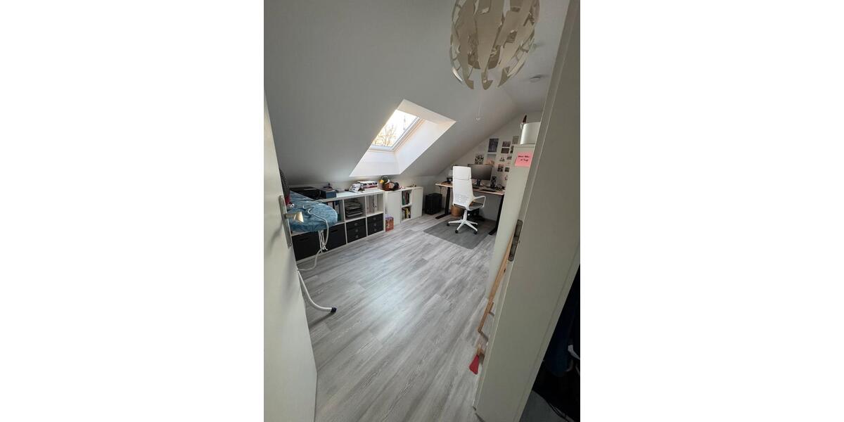 Dachgeschoßwohnung Eppelheim - 3 Zimmer, 60 m&sup2;, 850&euro; | Angebot:25945150