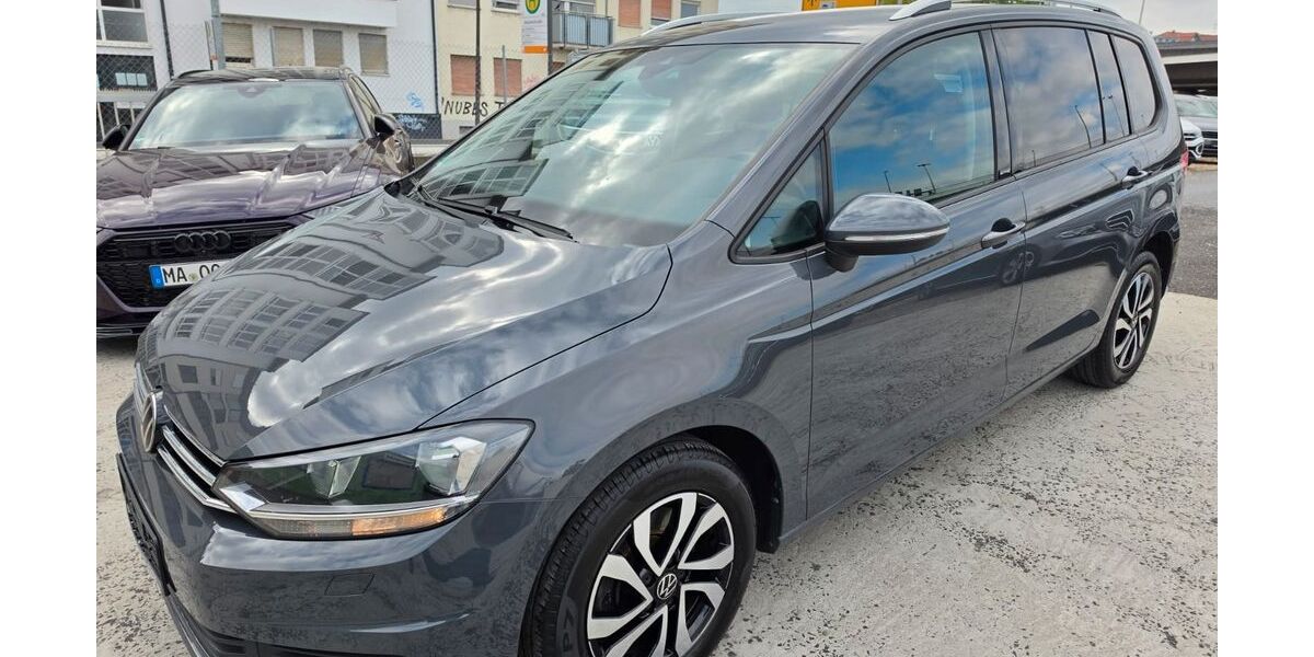 VW Touran 105.000 km 21.690 &euro; Mannheim 68159
