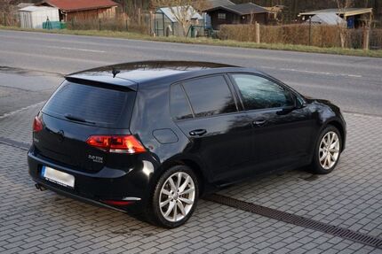 VW Golf 142.000 km 9.400 € Lichtenstein 09350