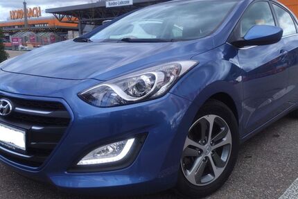 Hyundai i30 68.388 km 10.700 € Stuttgart 70437