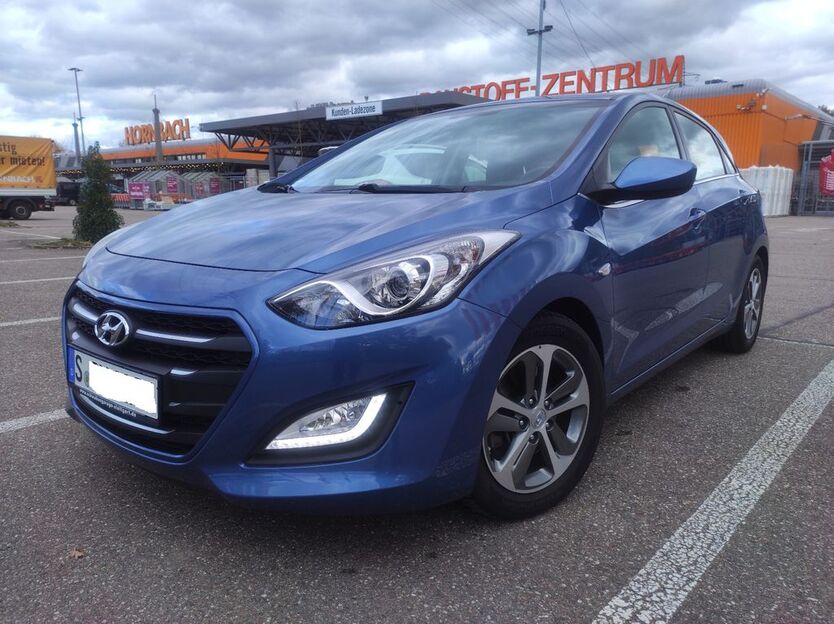 Hyundai i30 68.388 km 10.700 € Stuttgart 70437
