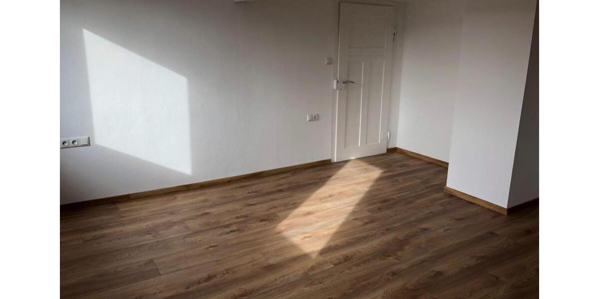 Reihenhaus Nürtingen - 5 Zimmer, 110 m&sup2;, 1.650&euro; | Angebot:25755130