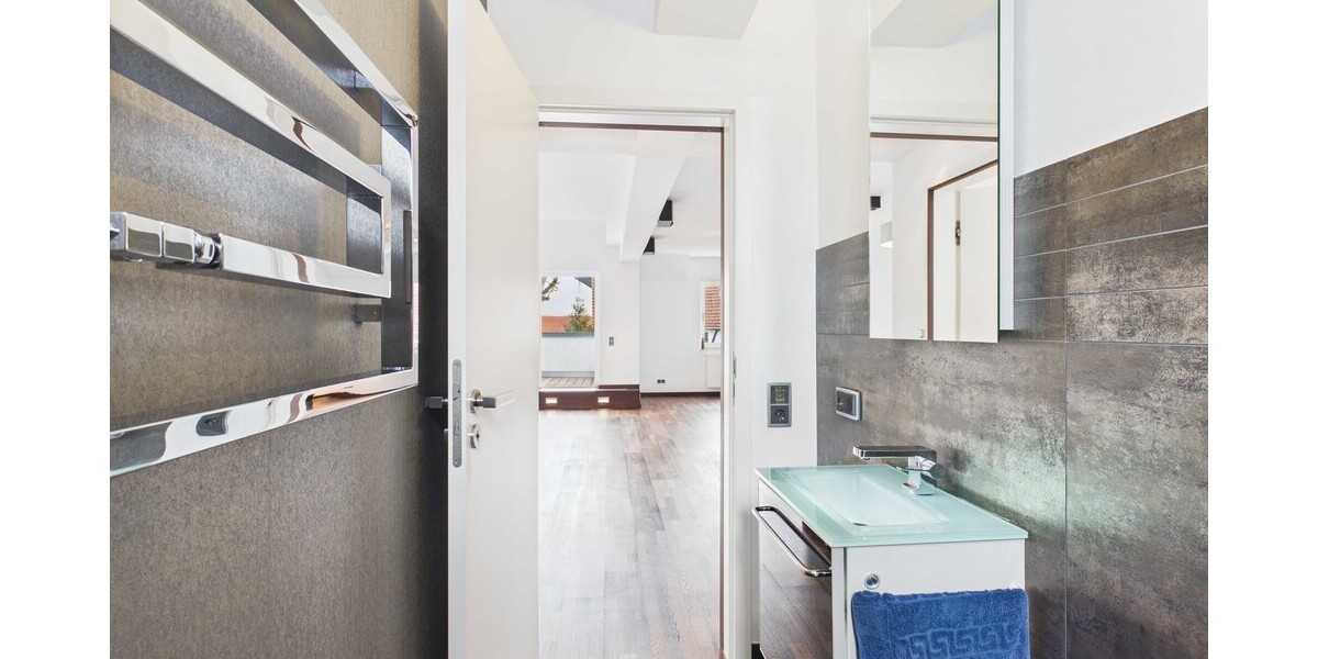 Exklusives Maisonette-Penthouse mit EBK, Whirlpool, Sauna & 2 TG-Stellplätzen - provisionsfrei - Maisonettenwohnung Karben / Petterweil Petterweil | Angebot:24951224