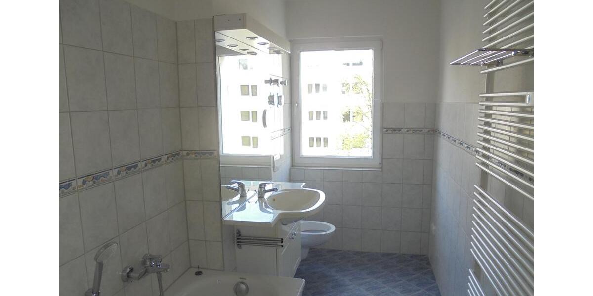 Etagenwohnung Saalfeld (Saale) - 2 Zimmer, 61 m&sup2;, 391&euro; | Angebot:26476627