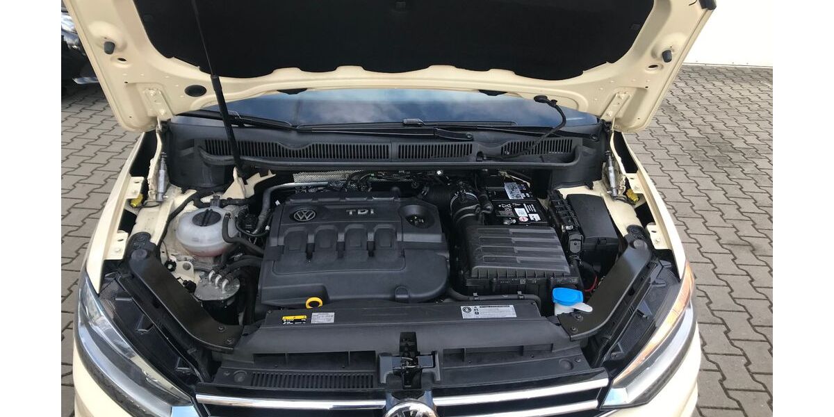 VW Touran 162.454 km 14.900 &euro; Gera 07546