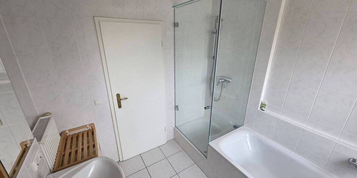 Doppelhaushälfte München Pasing-Obermenzing - 6 Zimmer, 140 m&sup2;, 2.100&euro; | Angebot:25999055