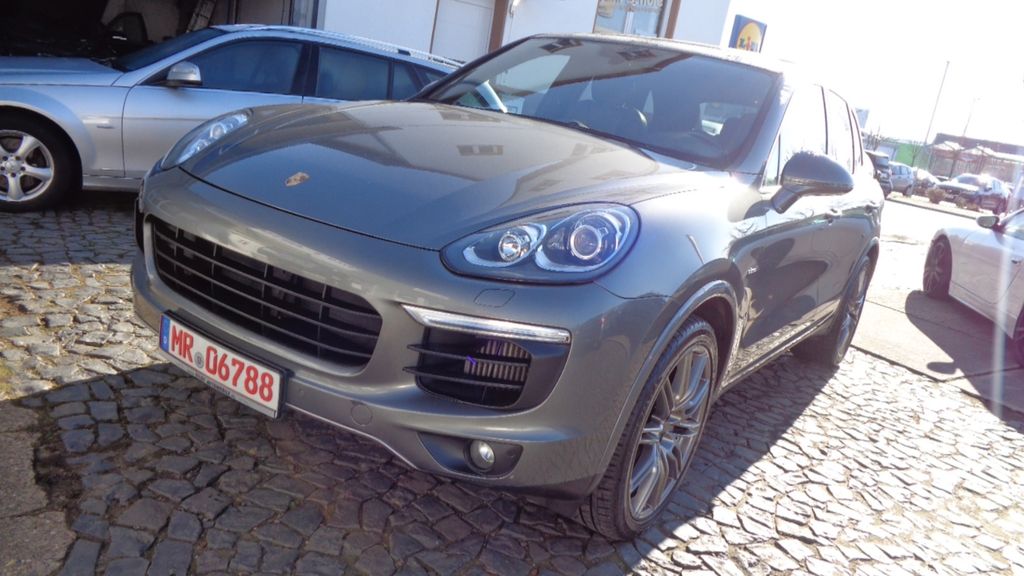 Porsche Cayenne 267.000 km 28.750 &euro; Kirchhain 35274