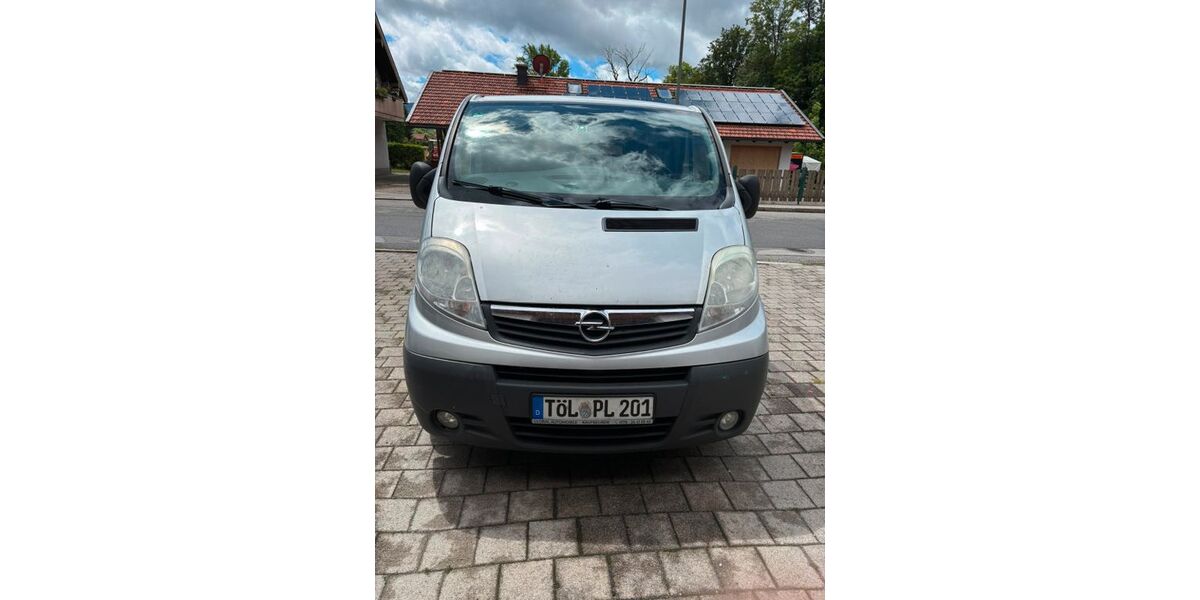 Opel Vivaro 167.000 km 11.750 &euro; Lenggries 83661