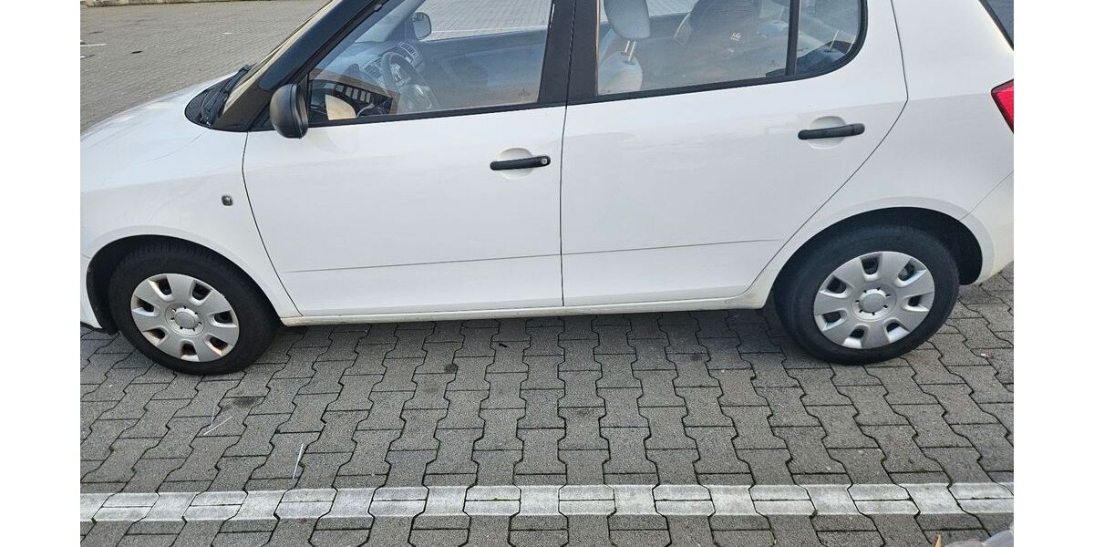 Skoda Fabia 105.000 km 1.900 &euro; Kelsterbach 65451